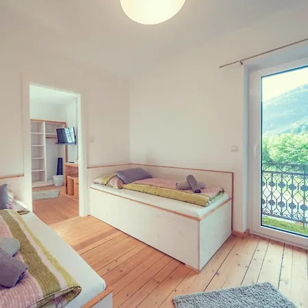 Schlosstaverne * ルンツ・アム・ゼー