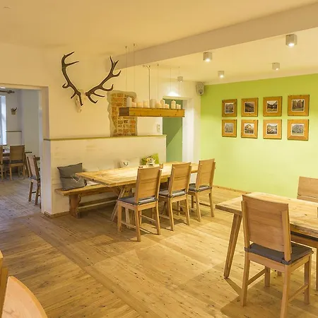 Schlosstaverne イン ルンツ・アム・ゼー