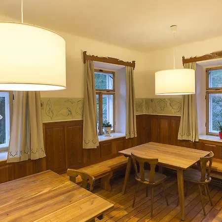 Schlosstaverne Fogadó