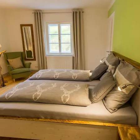 Schlosstaverne イン