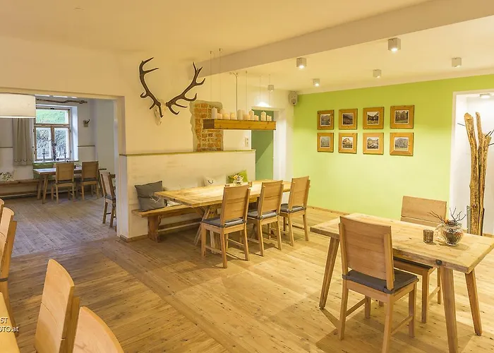 Schlosstaverne Inn Lunz am See